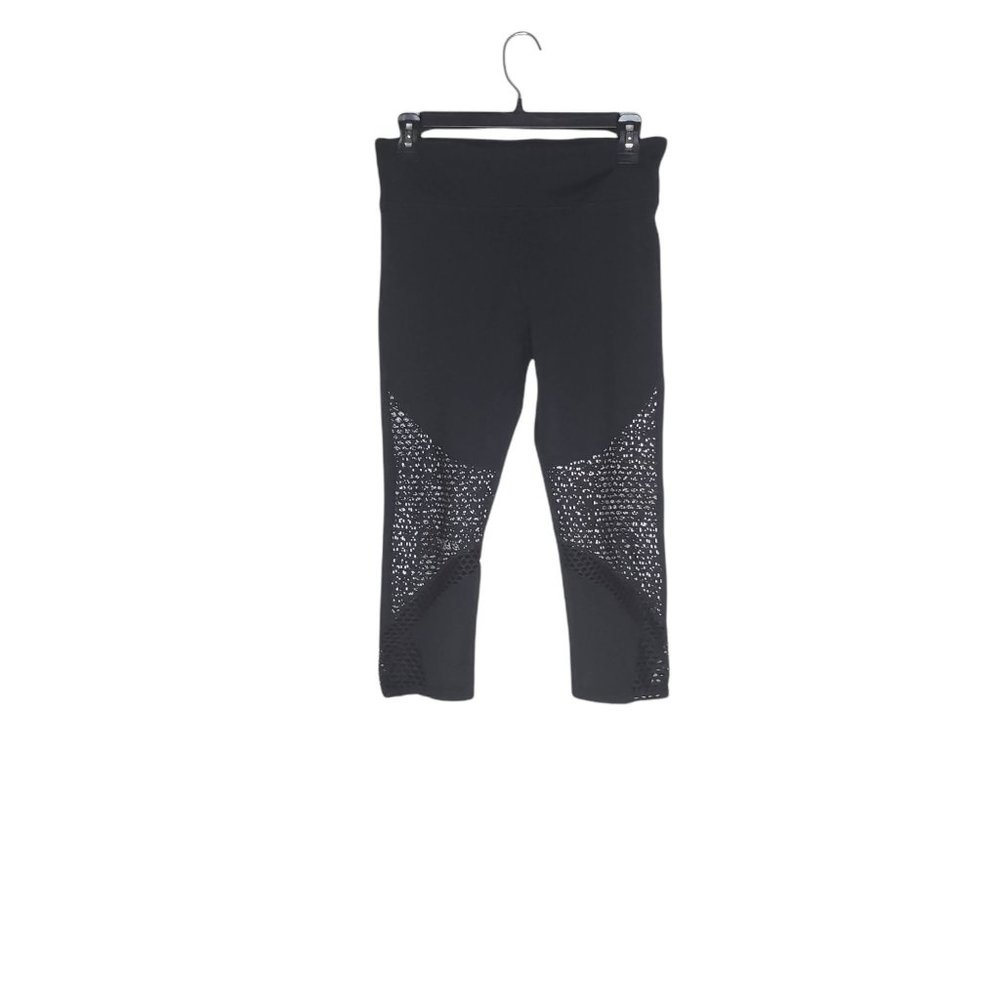 Fabletics Medium Clover Capri Black/Constellation Print Perforated Panel